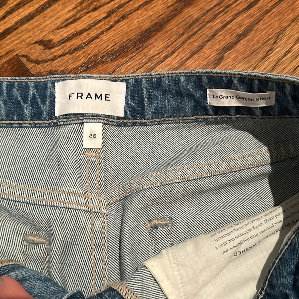 Frame Le garçon denim short in size 26 - Picture 4 of 4